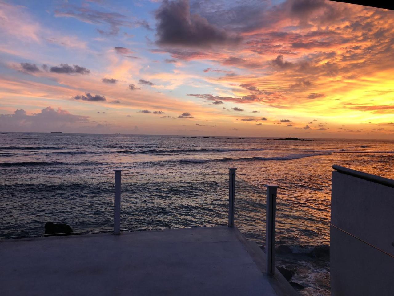 Galle Henna Beach House อูนาวาตูนา ภายนอก รูปภาพ